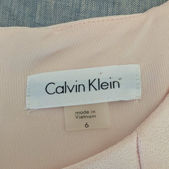 Calvin Klein Blush Pink Sleeveless Sheath Dress with Gold Chain Detail Size 6 - Picture 4 of 5
